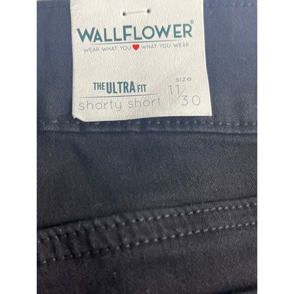 Wallflower‎ The Ultra Fit Shorty Short Size 11/30 - Picture 7 of 10
